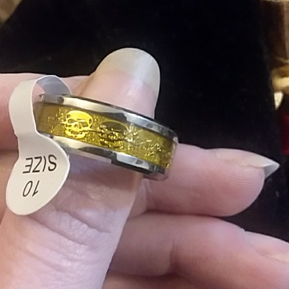 Men's Size 10 'Skull' Ring in Stainless steel NWT - Picture 4 of 5